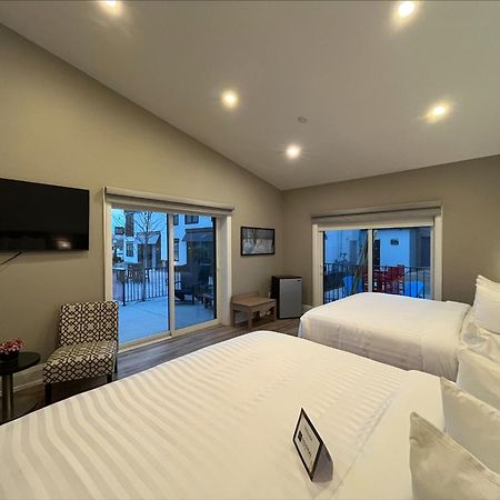 Colonial Hotel & Suites Grand Bend Exteriör bild