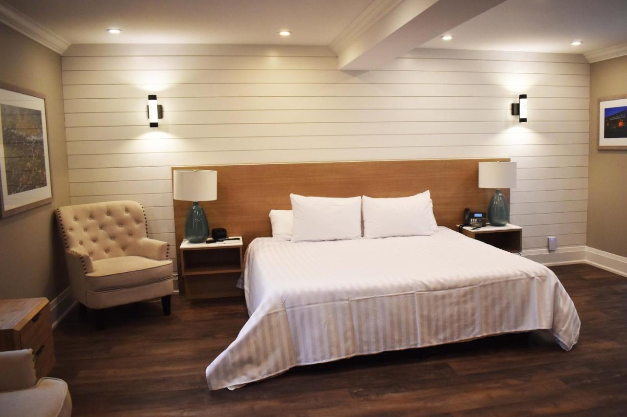 Colonial Hotel & Suites Grand Bend Exteriör bild