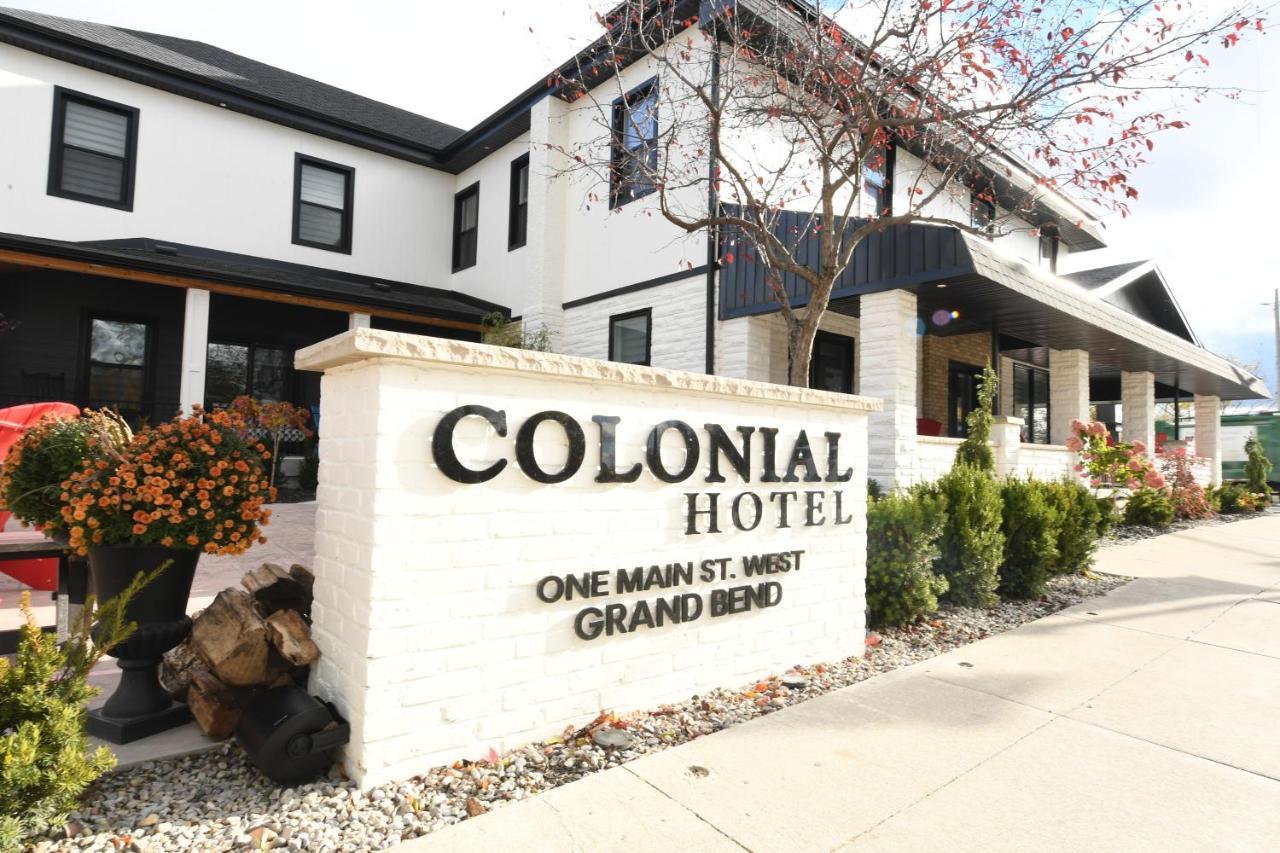 Colonial Hotel & Suites Grand Bend Exteriör bild