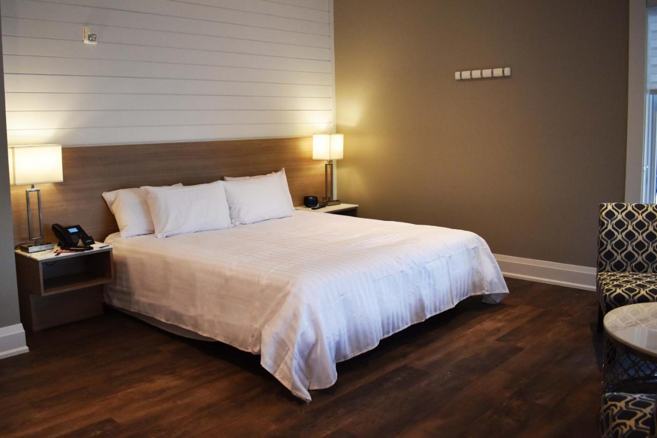 Colonial Hotel & Suites Grand Bend Exteriör bild