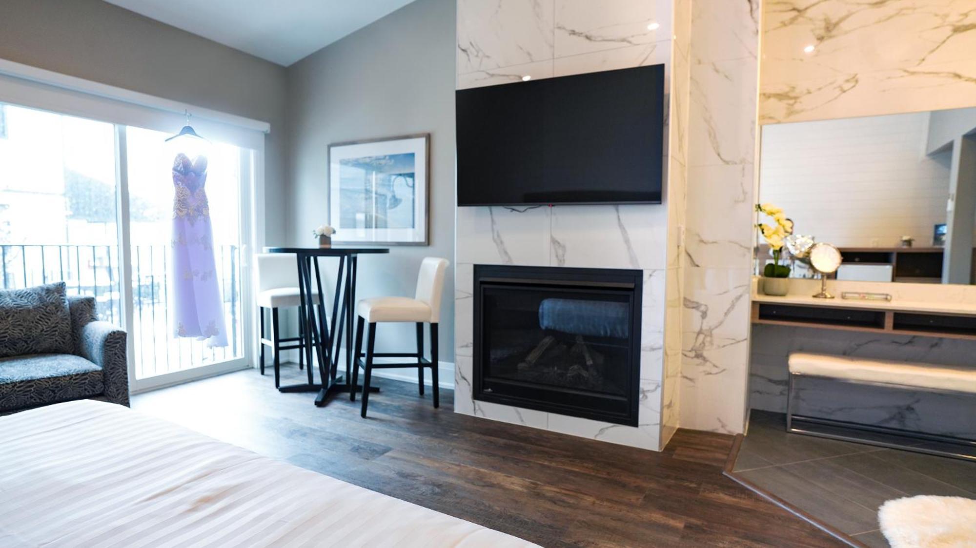 Colonial Hotel & Suites Grand Bend Exteriör bild