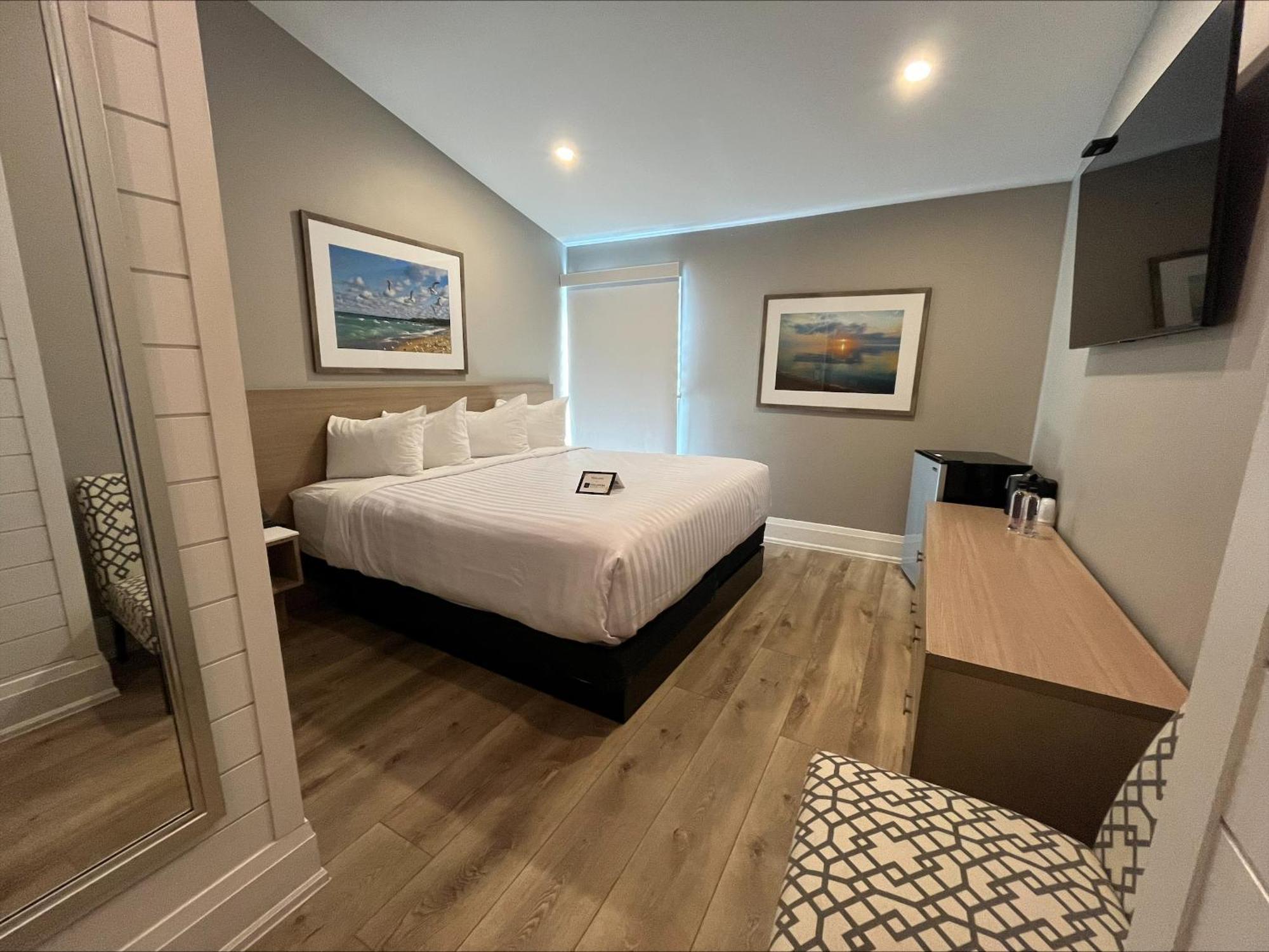 Colonial Hotel & Suites Grand Bend Exteriör bild