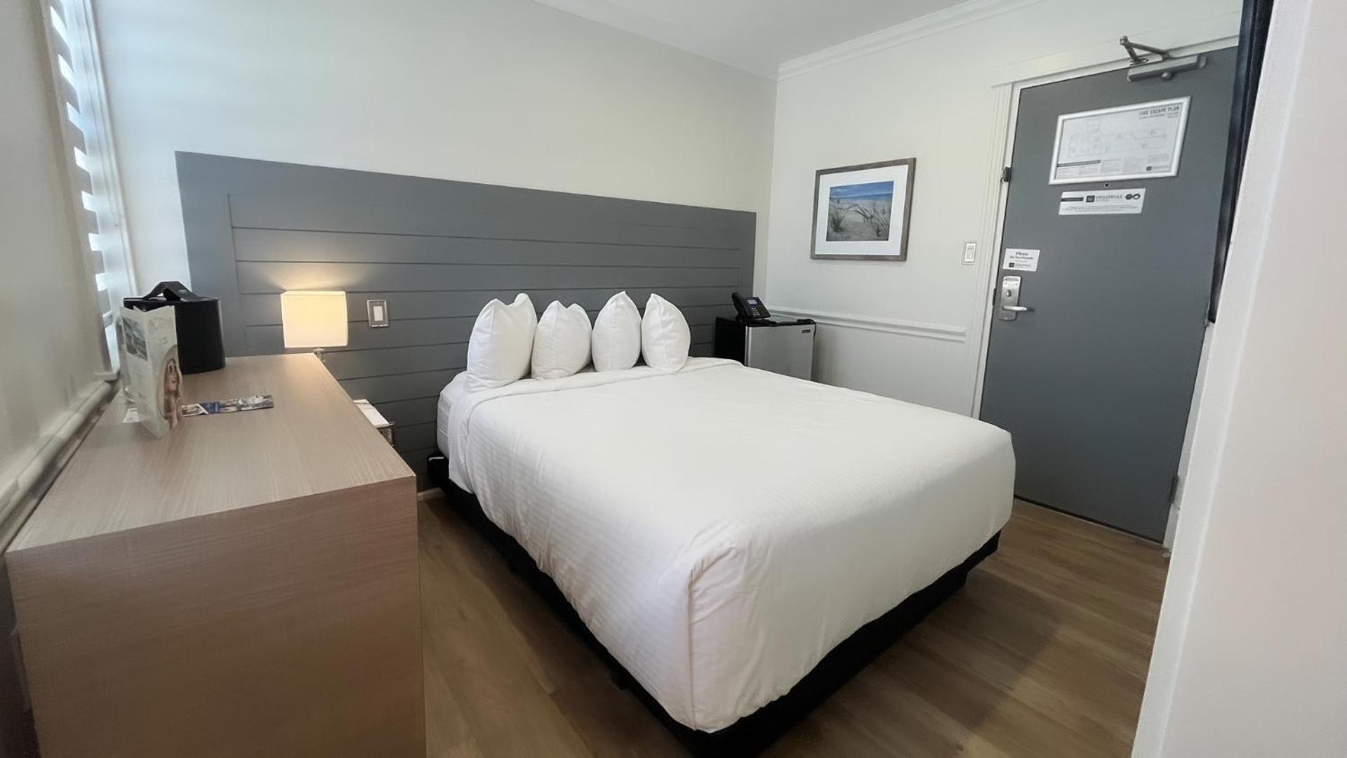 Colonial Hotel & Suites Grand Bend Exteriör bild